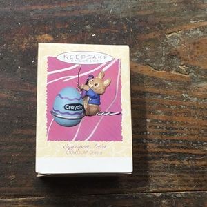 Hallmark Eggs-pert Artist Crayola Ornamnet 1997